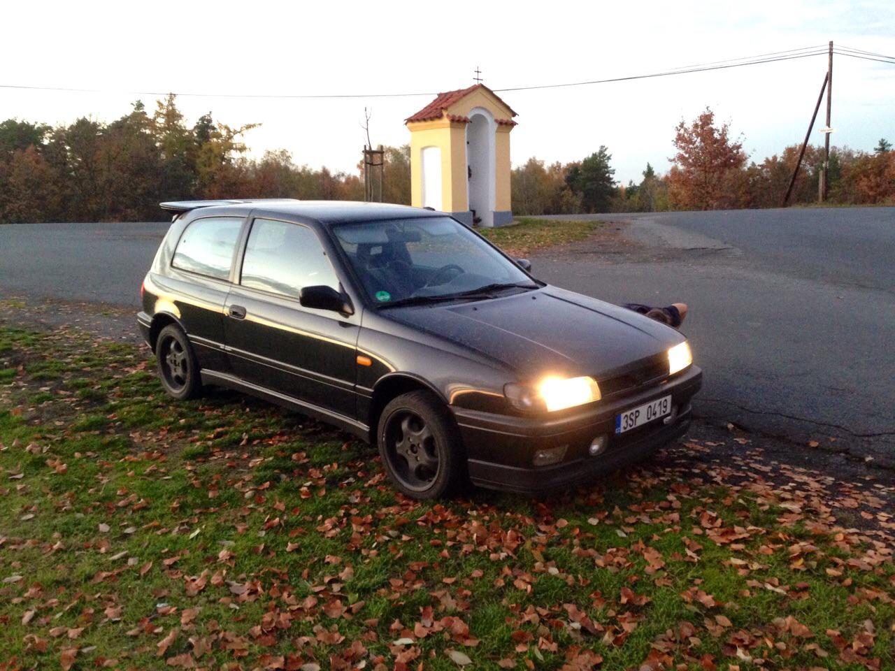 1993 Nissan Sunny N14, N14 2.0 Benzín 105 KW 178 Nm